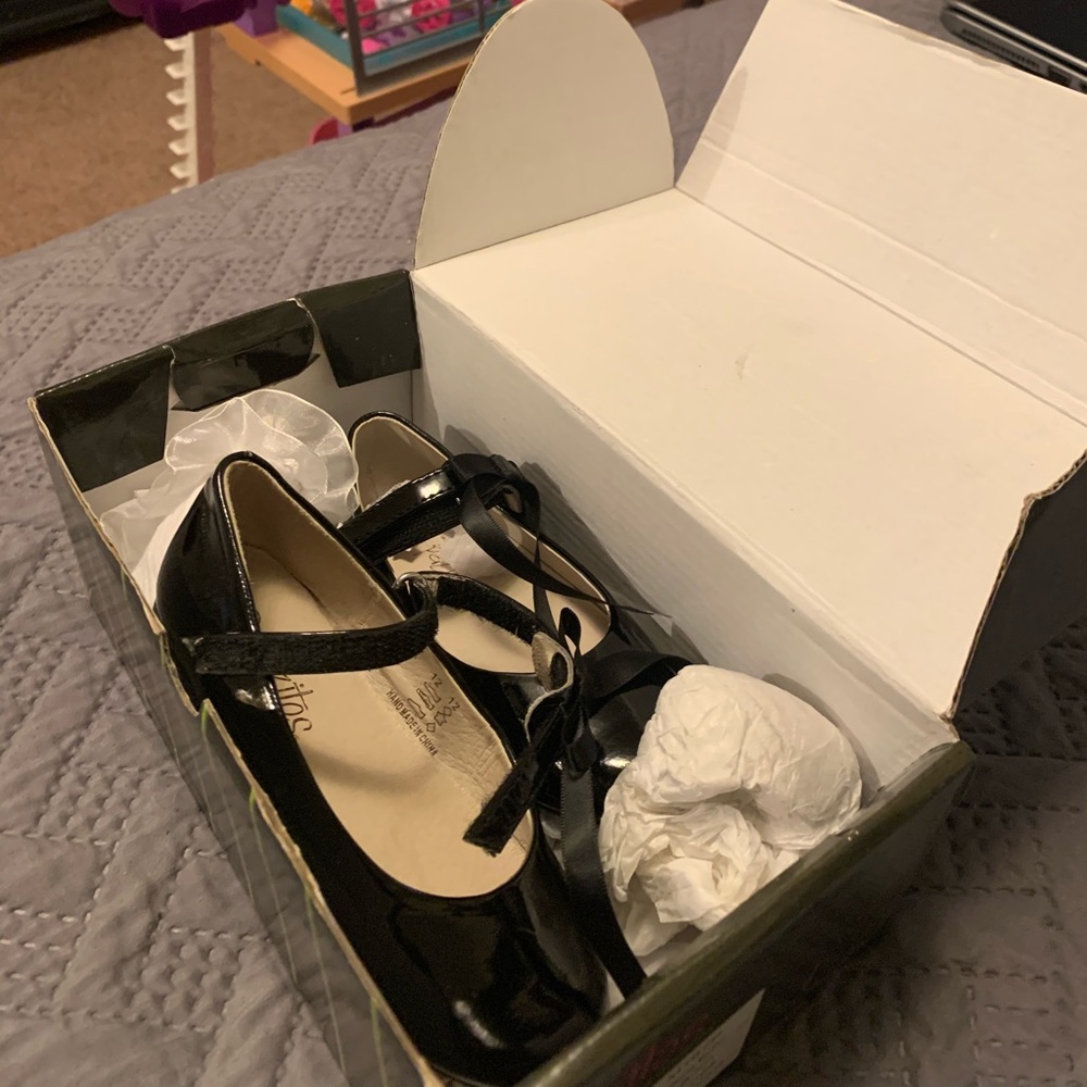 Black toddler  girls dressed shoes!